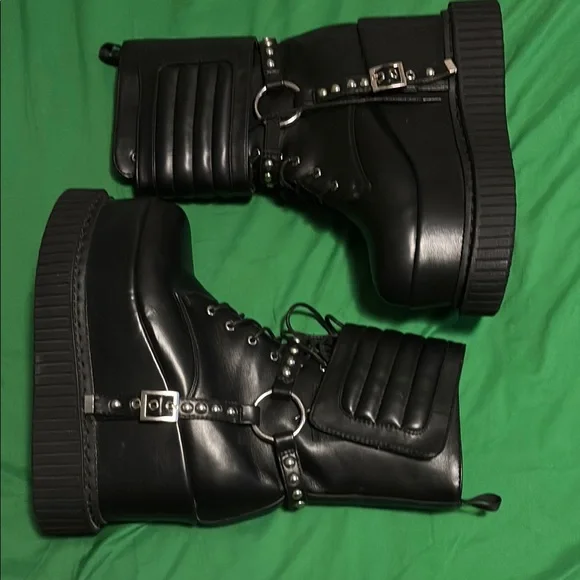 Women's Black Platform Boots - Picture 1 of 6